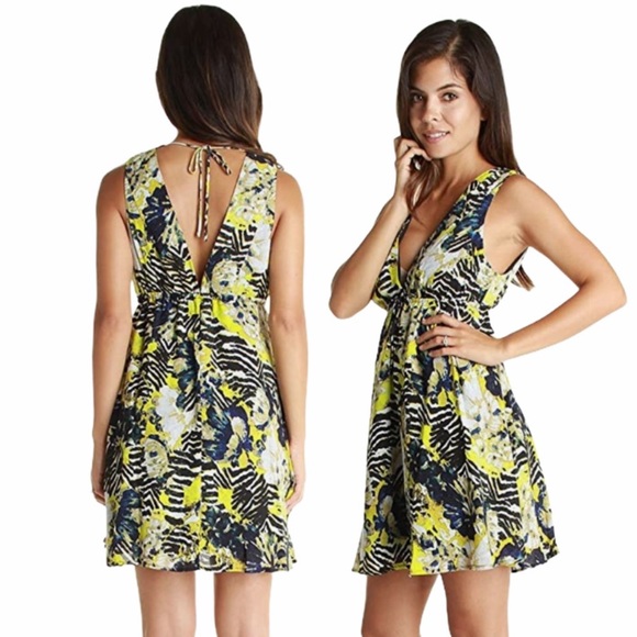 BB Dakota Leon Mozambique Printed CDC V Neck Dress M - Picture 1 of 16